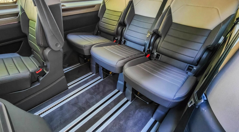Volkswagen Multivan cena 259900 przebieg: 86230, rok produkcji 2022 z Częstochowa małe 379